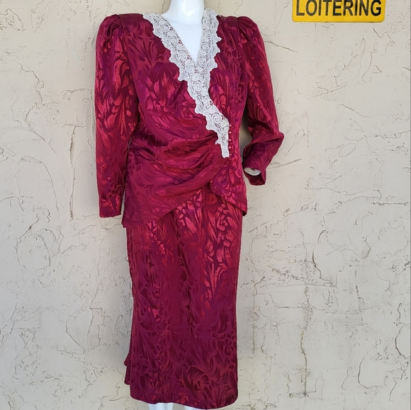 Vintage Cranberry and Lace In The Mood Trumpet Skirt Set - Picture 1 of 11
